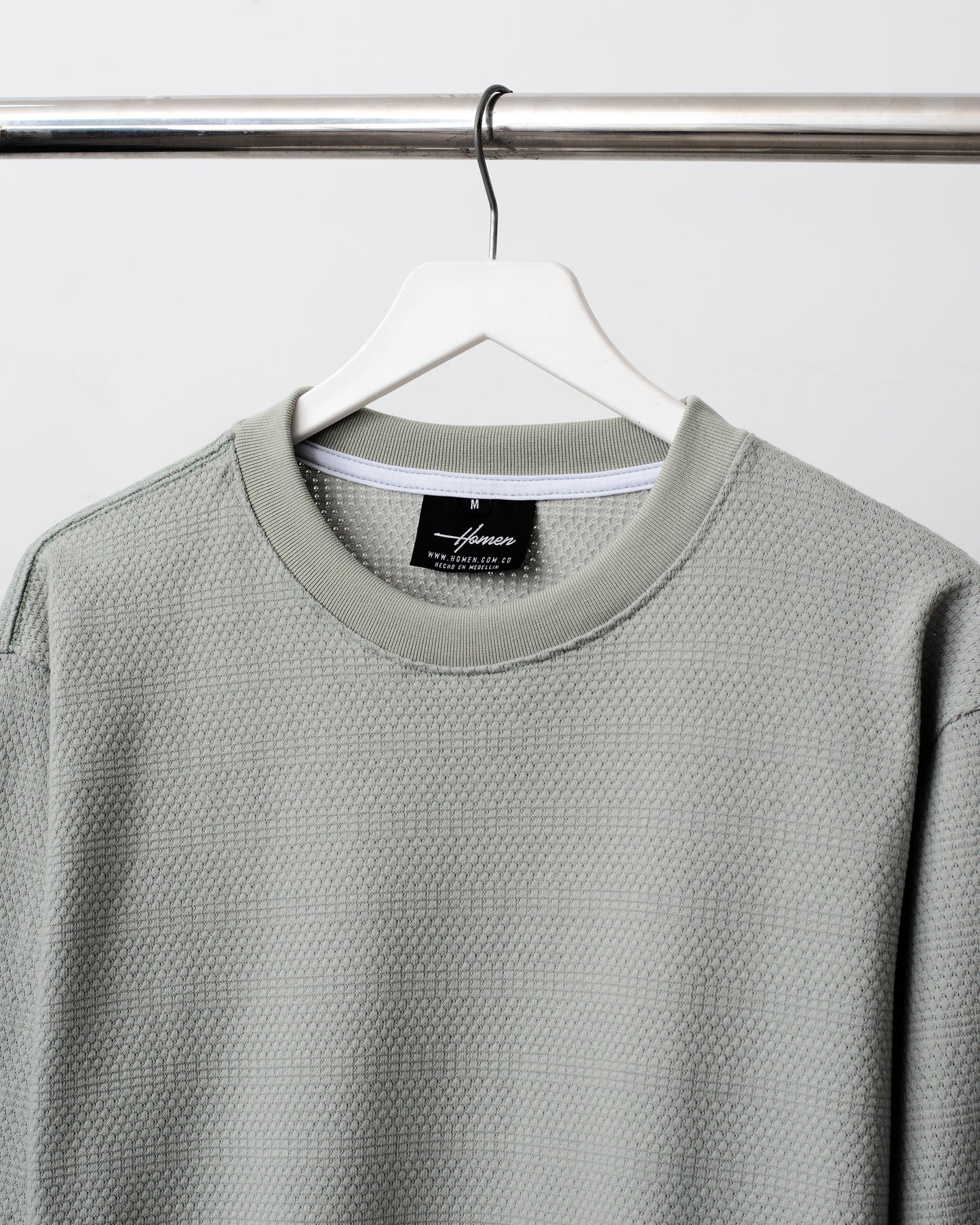 CAMIBUSO TEXTURIZADO COLOR VERDE SECO