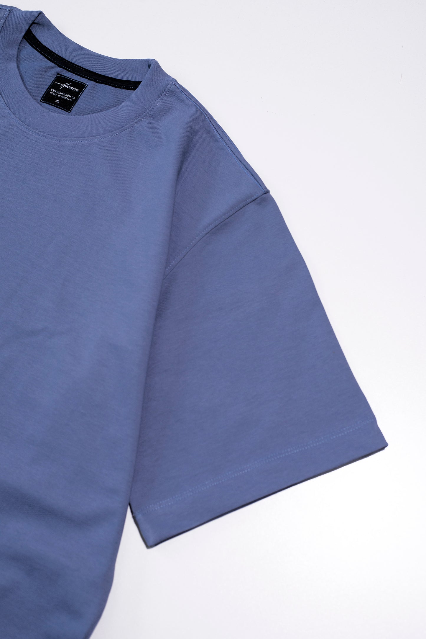 CAMISETA OVERSIZE AZUL PETROLEO