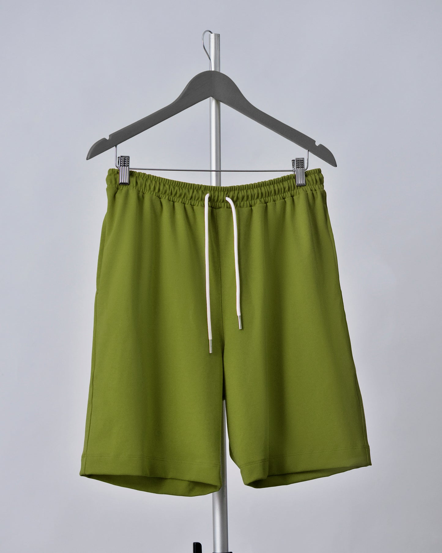 BERMUDA ULTRA PREMIUM COLOR VERDE OLIVA