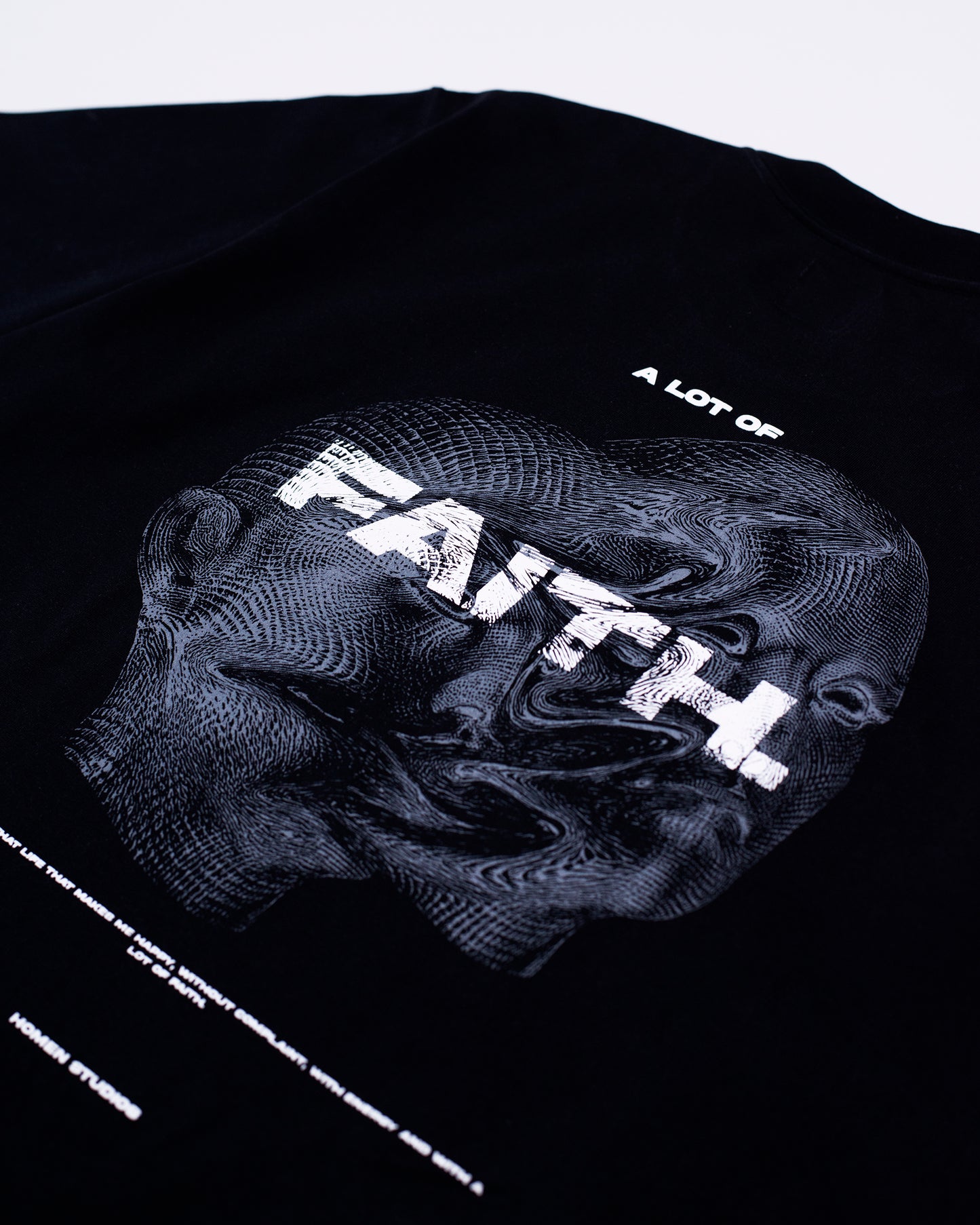 CAMISETA OVERSIZE NEGRA FAITH
