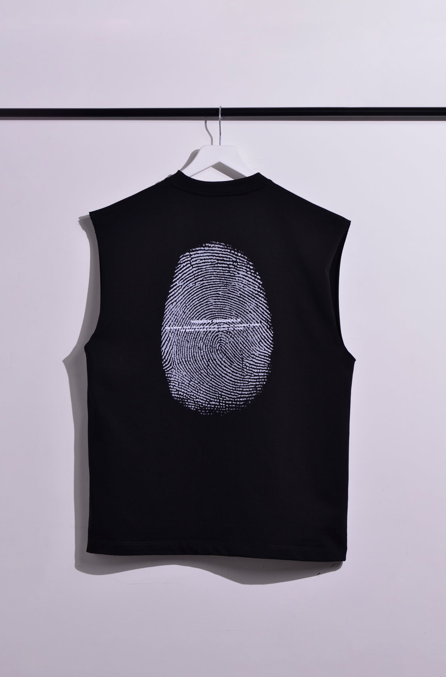 CAMISILLA TANK NEGRA HUELLA